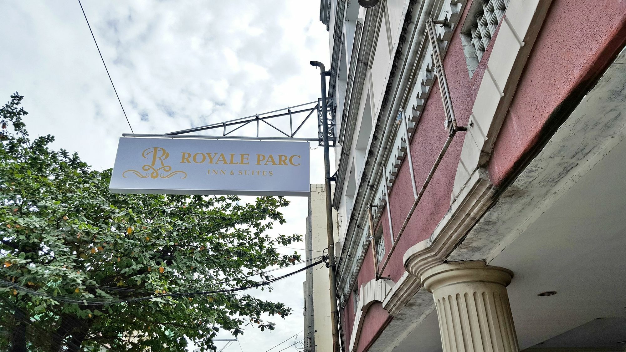 Royale Parc Inn & Suites Quezon City Exterior foto